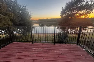 10409 Waters Dr, Irving, TX 75063 - Photo 17