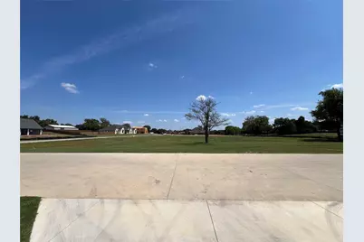 6317 Big Elk Drive, Fort Worth, TX 76140 - Photo 3