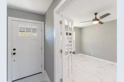709 E Clay Street, Bowie, TX 76230 - Photo 5
