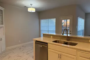 8645 Mill Creek Rd, Irving, TX 75063 - Photo 7