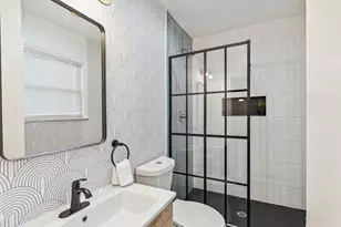 2435 W 10th St, Dallas, TX 75211 - Photo 17