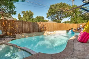 2435 W 10th St, Dallas, TX 75211 - Photo 33