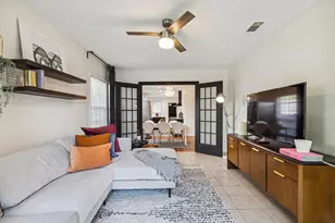 2435 W 10th St, Dallas, TX 75211 - Photo 7