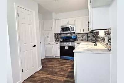 604 Bayless Drive, Euless, TX 76040 - Photo 5