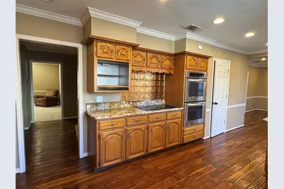 610 W Cedar Street, Nocona, TX 76255 - Photo 11