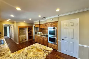 610 W Cedar St, Nocona, TX 76255 - Photo 7