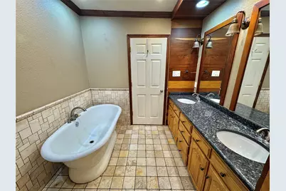 610 W Cedar Street, Nocona, TX 76255 - Photo 31