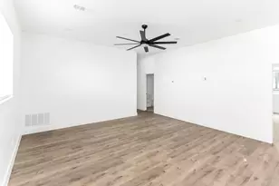 1105 Poindexter St, Fort Worth, TX 76102 - Photo 11