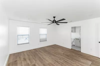 1105 Poindexter Street #B2, Fort Worth, TX 76102 - Photo 25