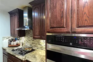 222 W Shady Grove Road W, Irving, TX 75060 - Photo 13