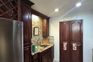 222 W Shady Grove Road W, Irving, TX 75060 - Photo 11