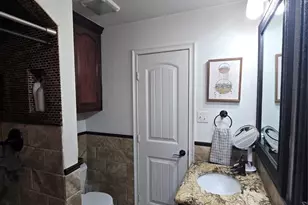 222 W Shady Grove Road W, Irving, TX 75060 - Photo 25