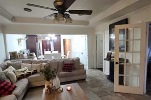 222 W Shady Grove Road W, Irving, TX 75060 - Photo 7