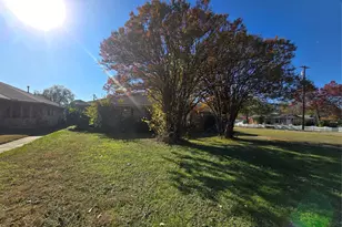 222 W Shady Grove Road W, Irving, TX 75060 - Photo 35