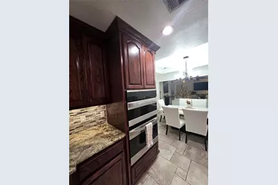 222 W Shady Grove Road W #222 East unit, Irving, TX 75060 - Photo 9