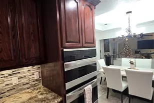 222 W Shady Grove Road W, Irving, TX 75060 - Photo 9