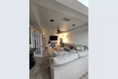 222 W Shady Grove Road W #222 East unit, Irving, TX 75060 - Photo 5