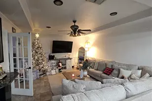 222 W Shady Grove Road W, Irving, TX 75060 - Photo 5