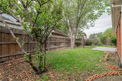 112 Midcrest Drive, Irving, TX 75063 - Photo 37
