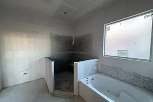 1121 Trinity Dr, Springtown, TX 76082 - Photo 9