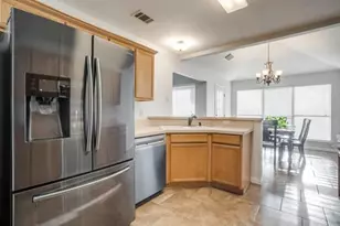 951 Morgan Dr, Burleson, TX 76028 - Photo 15