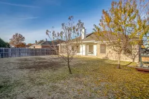 951 Morgan Dr, Burleson, TX 76028 - Photo 37