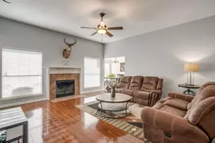 951 Morgan Dr, Burleson, TX 76028 - Photo 9