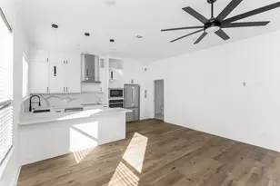 1101 Poindexter St, Fort Worth, TX 76102 - Photo 9