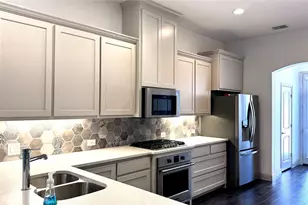 4683B Rhett Ln, Carrollton, TX 75010 - Photo 3