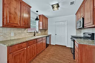 315 Stone St, Collinsville, TX 76233 - Photo 11