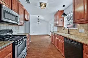 315 Stone St, Collinsville, TX 76233 - Photo 13