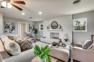 4820 Briarwood Ln, Fort Worth, TX 76103 - Photo 9