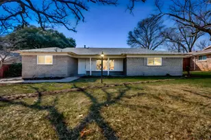 4820 Briarwood Ln, Fort Worth, TX 76103 - Photo 1