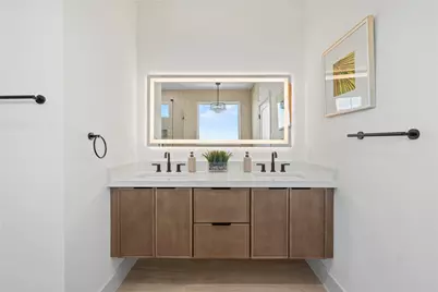 325 N Moore, Dallas, TX 75203 - Photo 23