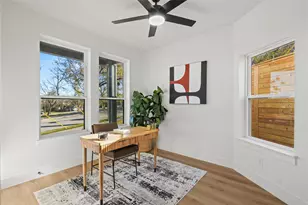 325 N Moore, Dallas, TX 75203 - Photo 3