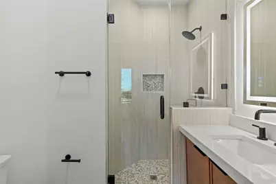 325 N Moore, Dallas, TX 75203 - Photo 17