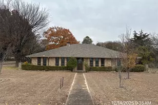 103 Red Bud Ct, Oak Leaf, TX 75154 - Photo 1