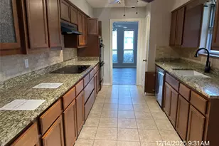 103 Red Bud Ct, Oak Leaf, TX 75154 - Photo 11