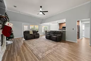 3137 Shoreline Dr, Burleson, TX 76028 - Photo 7