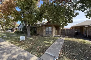 1120 Old Barn Ln, Mesquite, TX 75149 - Photo 1