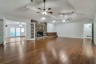 1405 Carriage Ln, Garland, TX 75043 - Photo 5