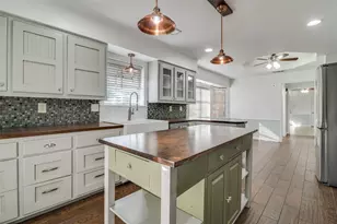 1405 Carriage Ln, Garland, TX 75043 - Photo 9