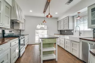 1405 Carriage Ln, Garland, TX 75043 - Photo 9