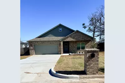 1403 Jefferson Street, Bowie, TX 76230 - Photo 1