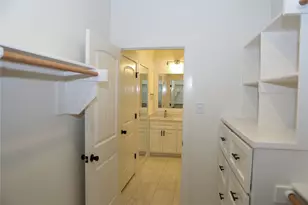 1403 Jefferson St, Bowie, TX 76230 - Photo 23