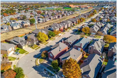 8216 Dogwood Lane, Irving, TX 75063 - Photo 35