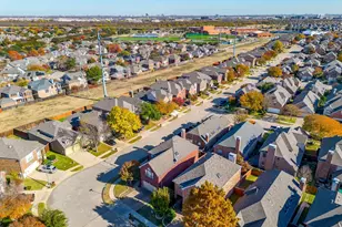 8216 Dogwood Ln, Irving, TX 75063 - Photo 35