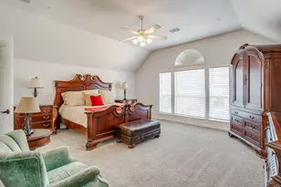 8216 Dogwood Ln, Irving, TX 75063 - Photo 5