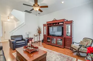 8216 Dogwood Ln, Irving, TX 75063 - Photo 17