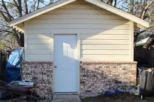 210 W Frey St, Stephenville, TX 76401 - Photo 17